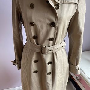 Burberry Brit ladies trench coat. Honey color size 10 US